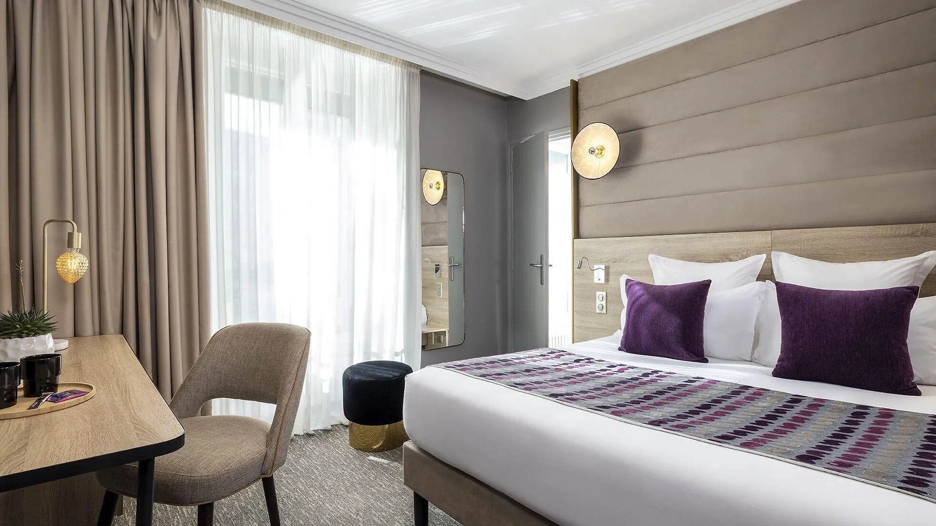 Hotel Nude Paris - Color Vision